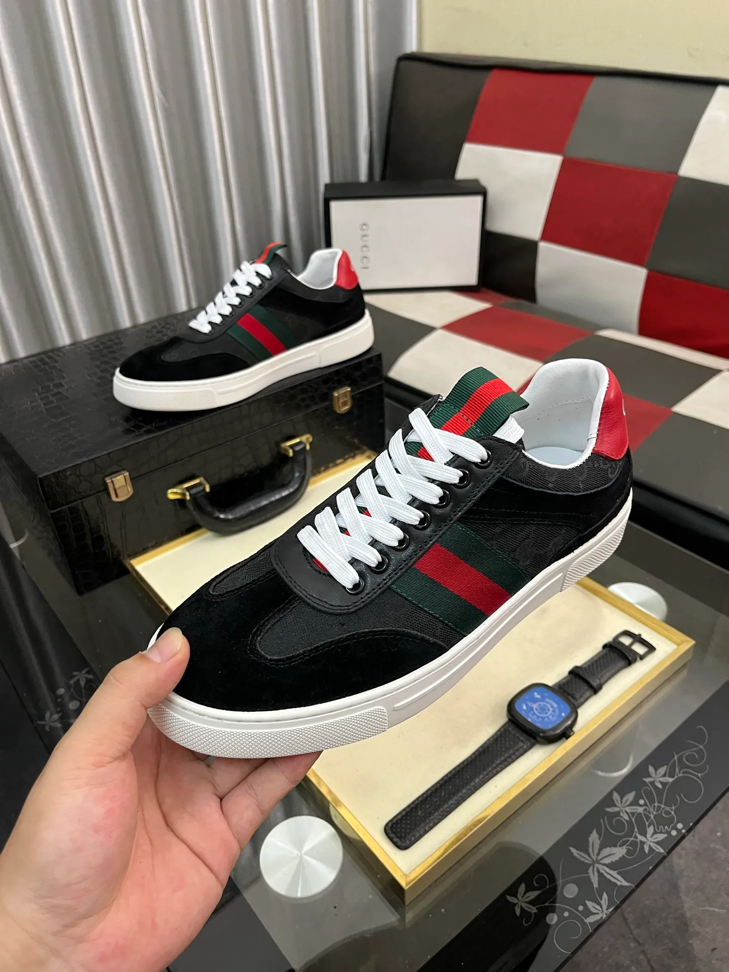 Men's Men's Shoes 💰440 ⌚️⌚️[GUCCI] Gucci men's casual shoes are absolutely popular 🔥The ultimate matching item for trendy men! The charm of super texture is irresistible, the main recommendation, the flower leather color is bright! The upper is made of high-quality brand printed fabric with cowhide, breathable leather lining and wear-resistant rubber sole, noble and elegant! Extremely comfortable🎁🎁You can be as handsome as you want💪 Available in sizes 38-44 and 5️⃣colors